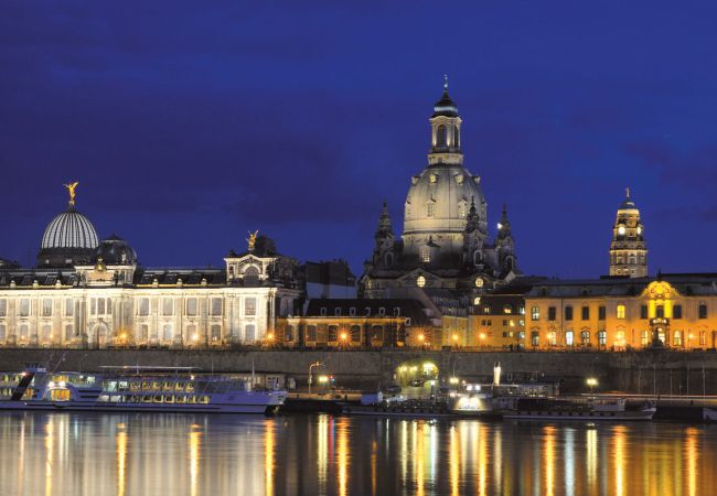 Dresden - Eine Sommernacht auf der Elbe